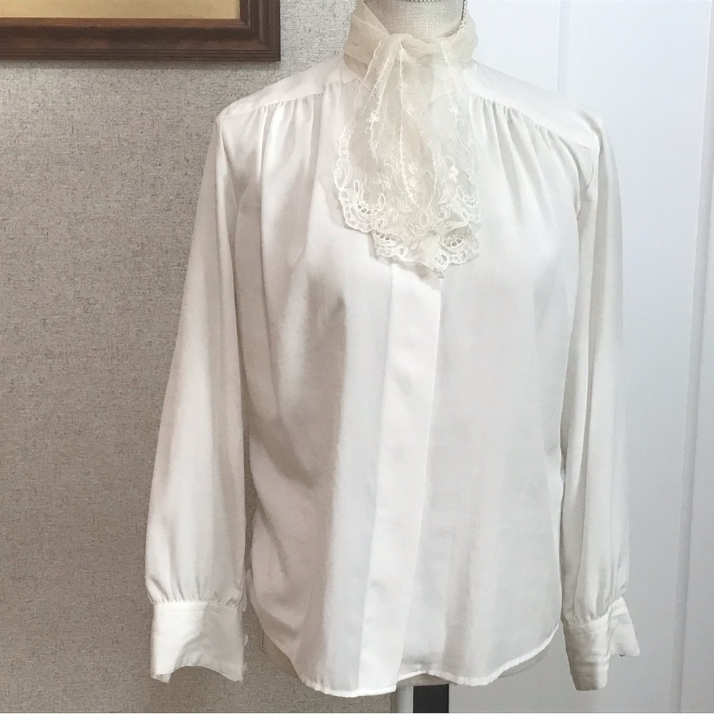 JH Collectibles Petites Cream Blouse with Lace Tie Size 4P